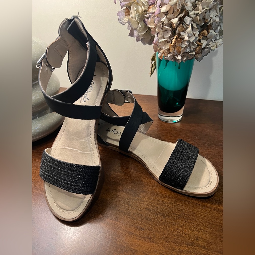 Riley Ankle Strap Sandal by LifeStride - Picture 4 of 8